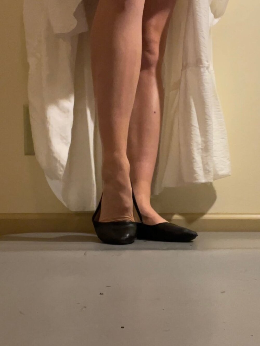 Woman's So Flats Black memory foam size 7 used very worn - Picture 5 of 11